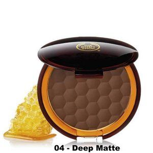 The Body Shop Deep Matte Bronzing Powder Compact